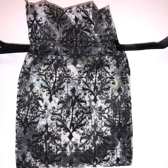 Bracelet for manifesting your desires w pouch. - Picture 3 of 3